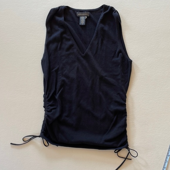 Banana Republic Factory black side-ruched cotton sleeveless knit top - Picture 1 of 9